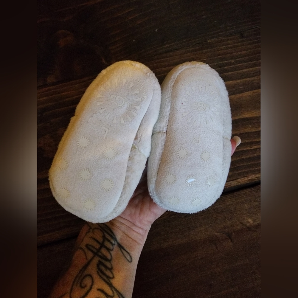 UGG Bundle - Picture 7 of 10